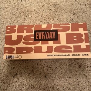 B.R.U.S.H. 30/40 HOT STYLING BRUSH